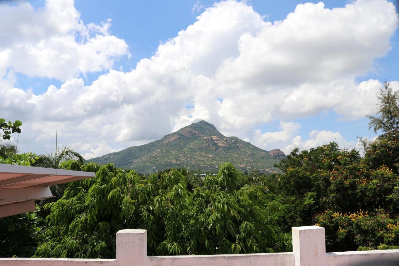 Hotel Siva Sakthi Tiruvannamalai Bagian luar foto