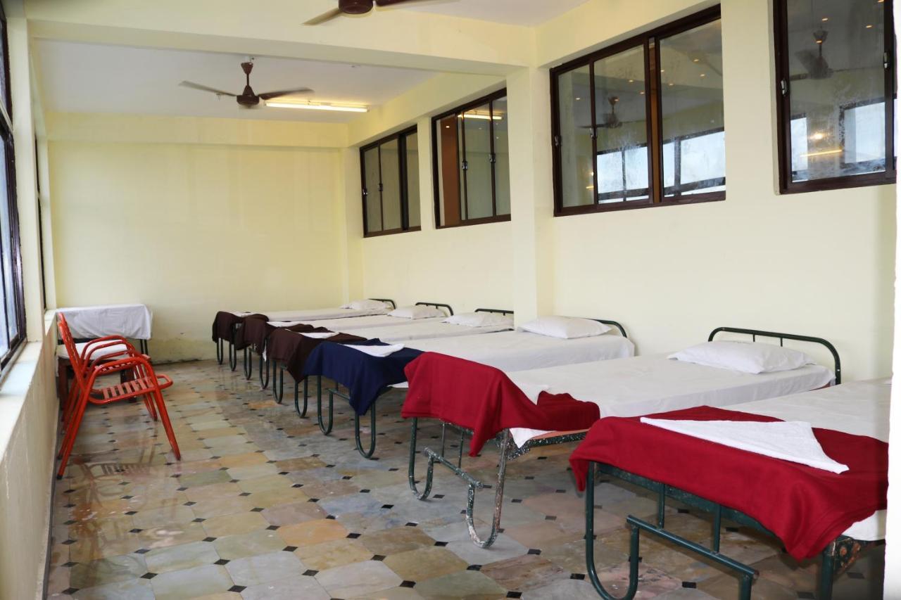 Hotel Siva Sakthi Tiruvannamalai Bagian luar foto