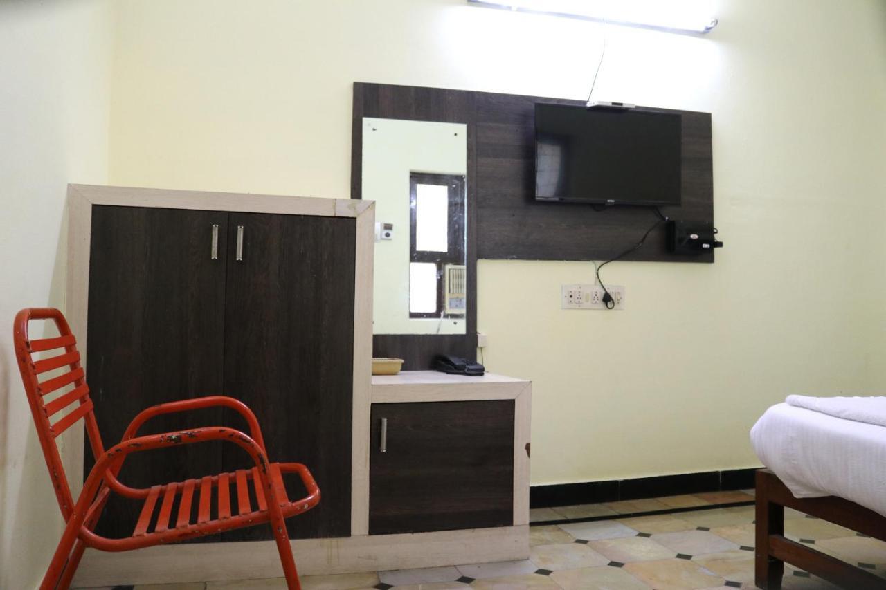 Hotel Siva Sakthi Tiruvannamalai Bagian luar foto