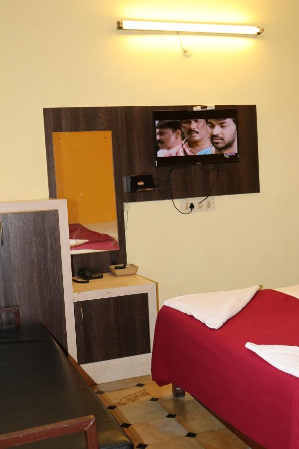 Hotel Siva Sakthi Tiruvannamalai Bagian luar foto