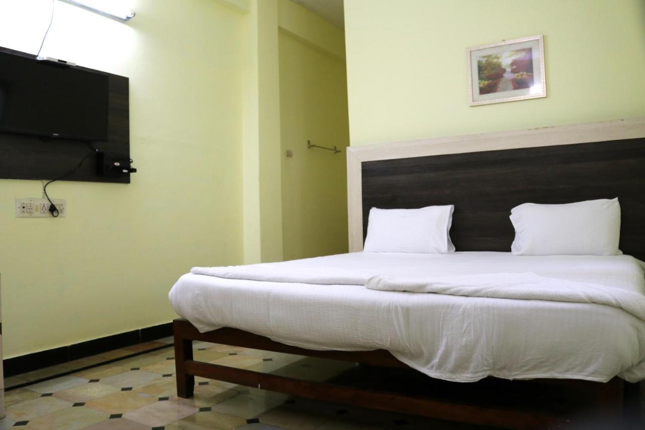 Hotel Siva Sakthi Tiruvannamalai Bagian luar foto