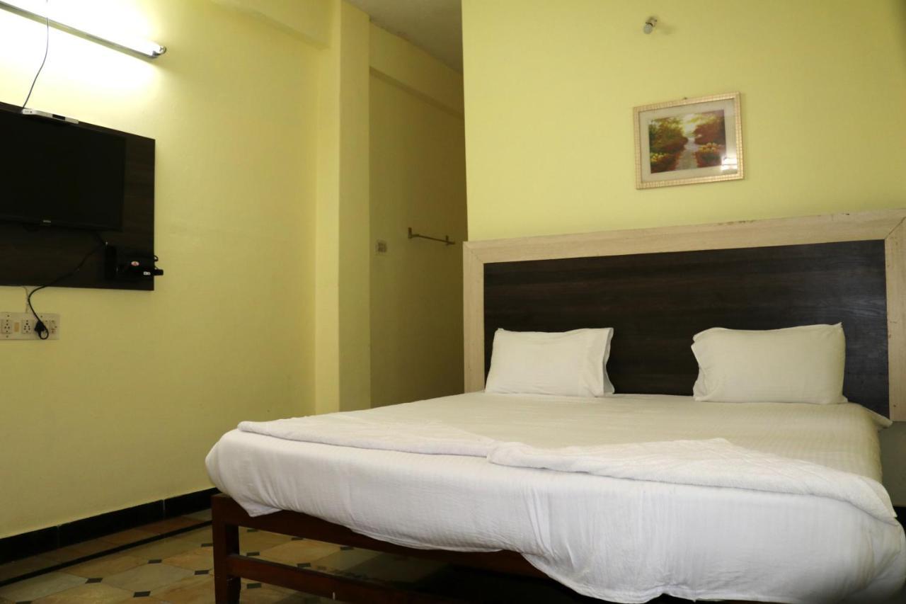 Hotel Siva Sakthi Tiruvannamalai Bagian luar foto